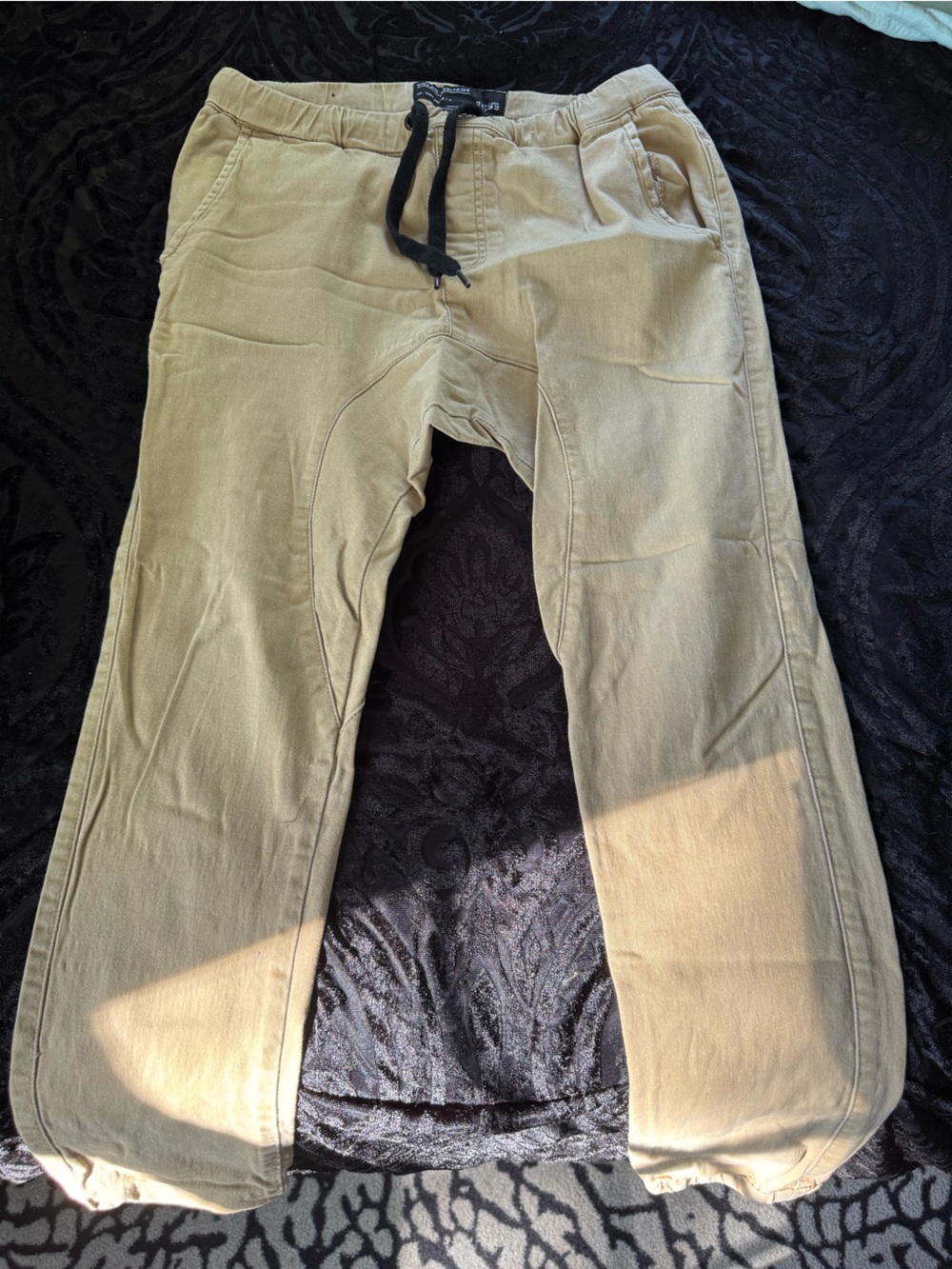Mens skinny fit tan joggers. Size 28